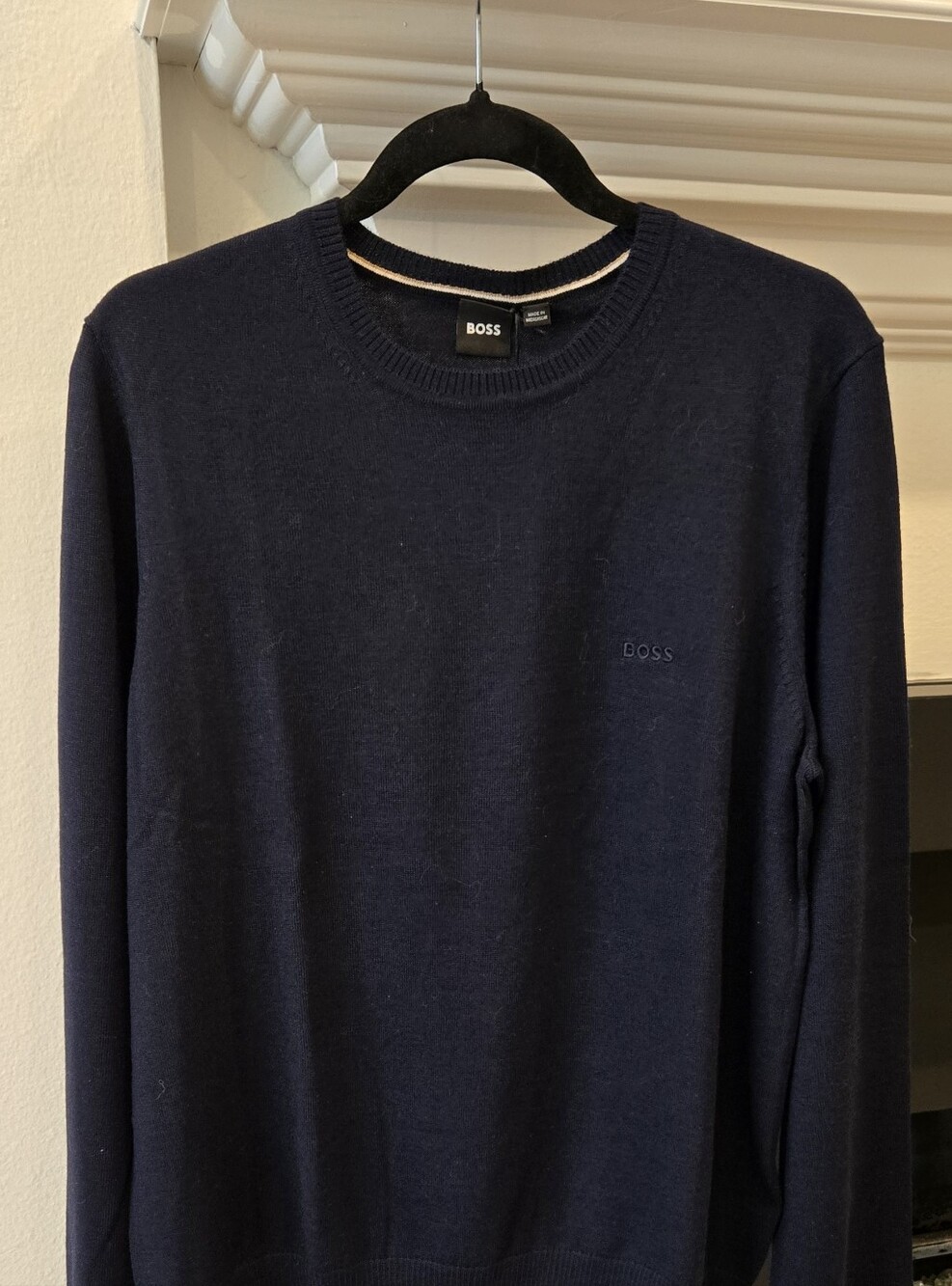 Brand New Navy Hugo Boss Knit Crew Neck Long Sleeves Men's Sweater. Size Medium